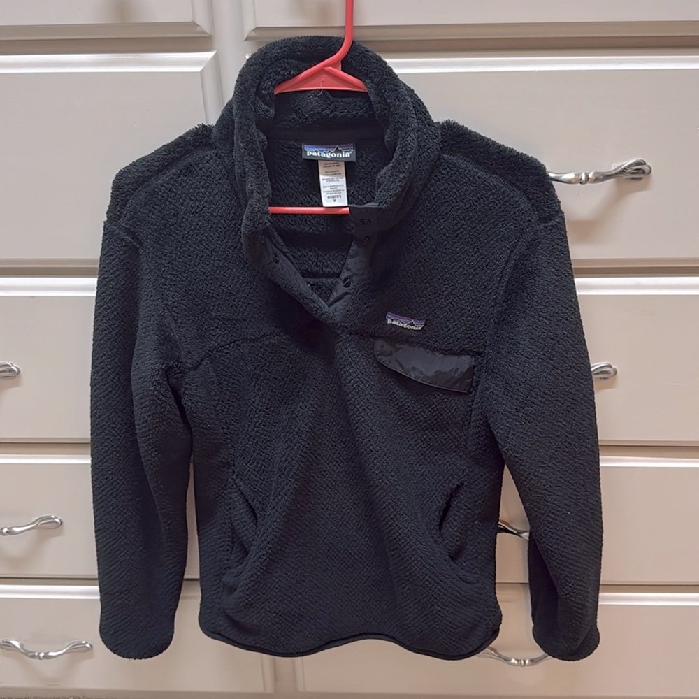 Women’s Patagonia fleece pullover size medium